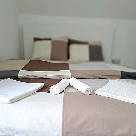 Mini Duplex Apartman Dusanovac Bagian luar foto